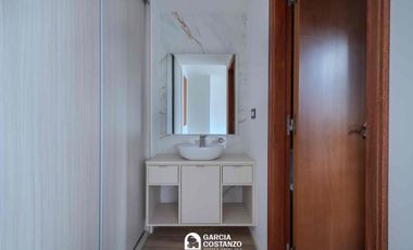 Venta de Piso de Categoría en La Perla con Vista al Mar!