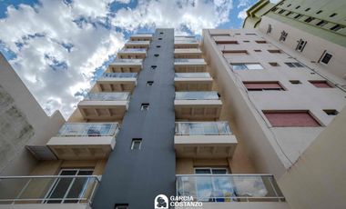 Venta de Piso de Categoría en La Perla con Vista al Mar!