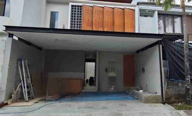 Villa Baru Dalung Dekat Padonan Badung Bali