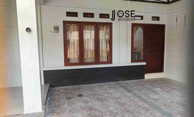 Rumah Mewah 2 lt BONUS FURNISH dekat Manahan Solo KOTA