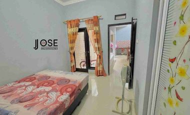 Rumah Mewah 2 lt BONUS FURNISH dekat Manahan Solo KOTA