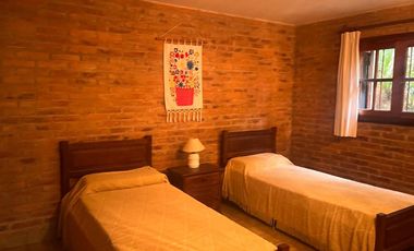 Casa en venta 5 ambientes, Pinamar, Costa Atlántica.