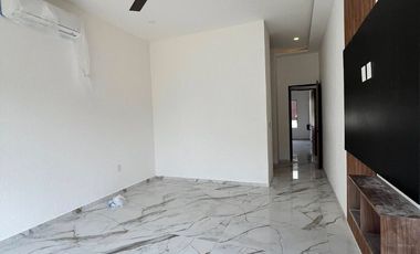 RESIDENCIA EN UN NIVEL, CADA HABITACION CON BAÑO PROPIO