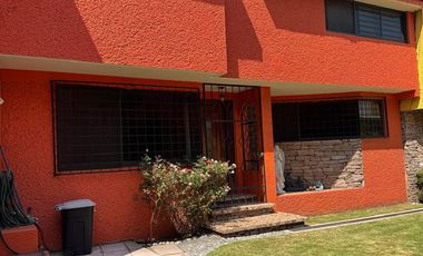 JARDINES DEL SUR  AMPLÍA Y FUNCIONAL CASA