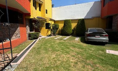 JARDINES DEL SUR  AMPLÍA Y FUNCIONAL CASA