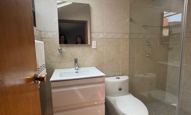 JARDINES DEL SUR  AMPLÍA Y FUNCIONAL CASA