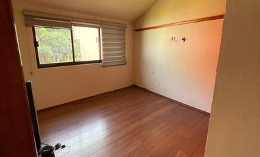 JARDINES DEL SUR  AMPLÍA Y FUNCIONAL CASA