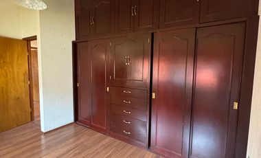 JARDINES DEL SUR  AMPLÍA Y FUNCIONAL CASA