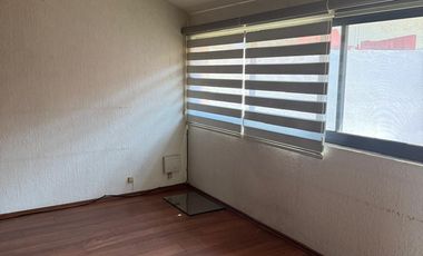 JARDINES DEL SUR  AMPLÍA Y FUNCIONAL CASA