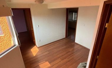 JARDINES DEL SUR  AMPLÍA Y FUNCIONAL CASA