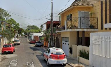 CASA EN VENTA BOCA DEL RIO VERACRUZ CERCA DE LA PARQUE NAVAL Y PLAYA MOCAMBO