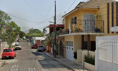 CASA EN VENTA BOCA DEL RIO VERACRUZ CERCA DE LA PARQUE NAVAL Y PLAYA MOCAMBO