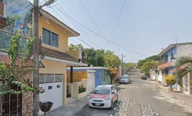 CASA EN VENTA BOCA DEL RIO VERACRUZ CERCA DE LA PARQUE NAVAL Y PLAYA MOCAMBO