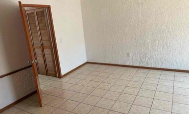 renta casa villa universitaria