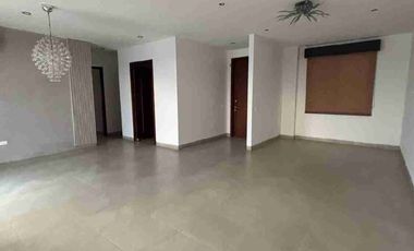 Departamento Amplio de Venta en Torres del Río