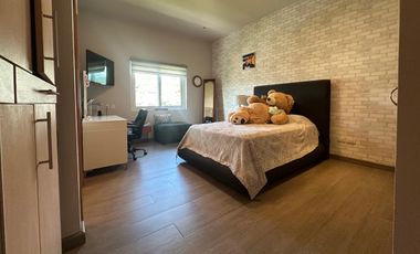 CASA EN VENTA BOSQUES DE VALLE ALTO