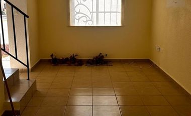 CASA EN VENTA VIÑEDOS A 5 MIN DE LA CARR. MEX-PACH