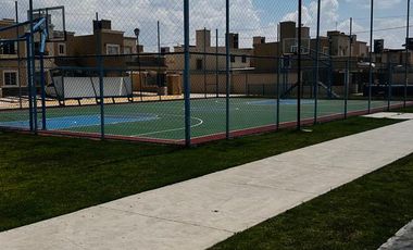 CASA EN VENTA VIÑEDOS A 5 MIN DE LA CARR. MEX-PACH