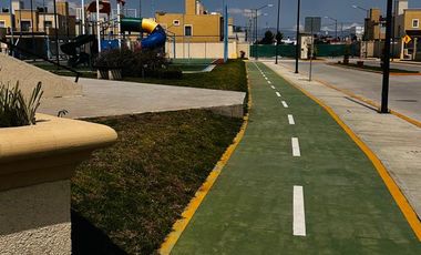 CASA EN VENTA VIÑEDOS A 5 MIN DE LA CARR. MEX-PACH