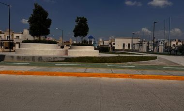 CASA EN VENTA VIÑEDOS A 5 MIN DE LA CARR. MEX-PACH