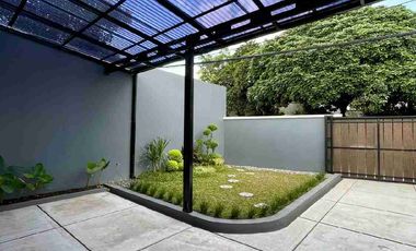 Jual Rumah Bandung utara gerlong 1 lantai halaman luas terawat siap huni nego lokasi strategis SHM