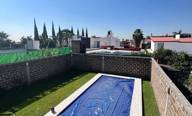 CASA EN VENTA CON UNA GRAN ALBERCA