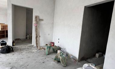 CASA CON GRAN JARDIN, EN UN NIVEL