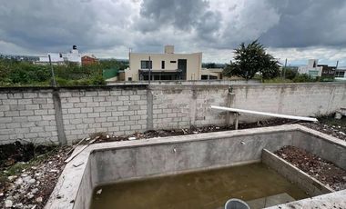 CASA CON GRAN JARDIN, EN UN NIVEL