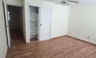 Casa en renta, 3 recámaras, en Jardines de Santa Mónica, Tlalnepantla