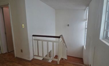 Casa en renta, 3 recámaras, en Jardines de Santa Mónica, Tlalnepantla