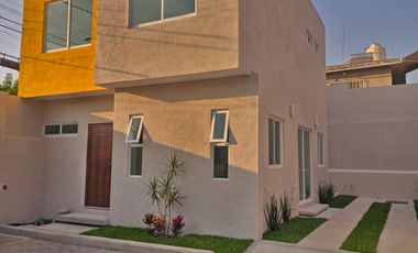 CASA NUEVAS EN VENTA, EN  PRIVADA CON UBICACION, CERCA DE GALERIAS, FORUM Y AVERANDA.