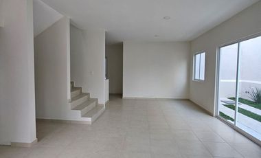 CASA NUEVAS EN VENTA, EN  PRIVADA CON UBICACION, CERCA DE GALERIAS, FORUM Y AVERANDA.