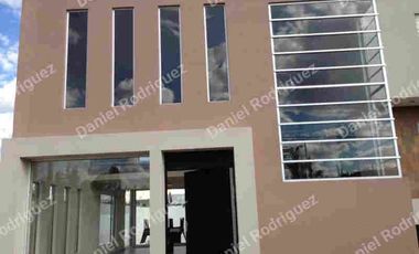 Casa amplia de venta en Ricaurte Cuenca a pocas cuadras del Colegio Catalinas espacios amplios OPORTUNIDAD