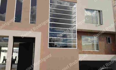 Casa amplia de venta en Ricaurte Cuenca a pocas cuadras del Colegio Catalinas espacios amplios OPORTUNIDAD