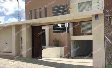 Casa amplia de venta en Ricaurte Cuenca a pocas cuadras del Colegio Catalinas espacios amplios OPORTUNIDAD