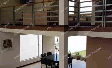 Casa amplia de venta en Ricaurte Cuenca a pocas cuadras del Colegio Catalinas espacios amplios OPORTUNIDAD