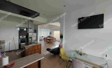 Casa amplia de venta en Ricaurte Cuenca a pocas cuadras del Colegio Catalinas espacios amplios OPORTUNIDAD