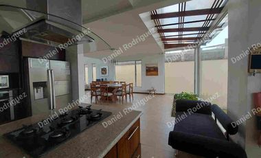 Casa amplia de venta en Ricaurte Cuenca a pocas cuadras del Colegio Catalinas espacios amplios OPORTUNIDAD