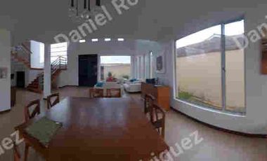 Casa amplia de venta en Ricaurte Cuenca a pocas cuadras del Colegio Catalinas espacios amplios OPORTUNIDAD