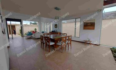 Casa amplia de venta en Ricaurte Cuenca a pocas cuadras del Colegio Catalinas espacios amplios OPORTUNIDAD