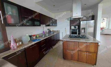 Casa amplia de venta en Ricaurte Cuenca a pocas cuadras del Colegio Catalinas espacios amplios OPORTUNIDAD