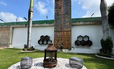 ESTA CASA LO TIENE TODO, UBICADA EN LOMAS DE COCOYOC