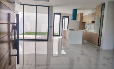 CASA EN VENTA EN SENDEROS DE MONTEVERDE 109 MD FOGO COTO 6A