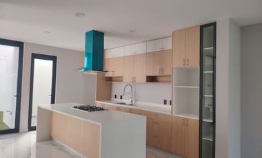 CASA EN VENTA EN SENDEROS DE MONTEVERDE 109 MD FOGO COTO 6A