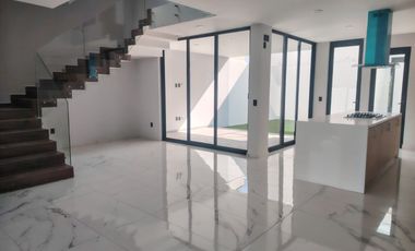 CASA EN VENTA EN SENDEROS DE MONTEVERDE 109 MD FOGO COTO 6A