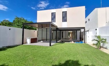 CASA EN VENTA EN CAMPO DE GOLF PROVINCIA MERIDA DISEÑO INNOVADOR