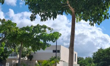 CASA EN VENTA EN CAMPO DE GOLF PROVINCIA MERIDA DISEÑO INNOVADOR