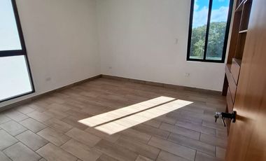 CASA EN VENTA EN CAMPO DE GOLF PROVINCIA MERIDA DISEÑO INNOVADOR