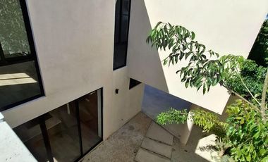 CASA EN VENTA EN CAMPO DE GOLF PROVINCIA MERIDA DISEÑO INNOVADOR