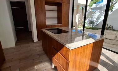 CASA EN VENTA EN CAMPO DE GOLF PROVINCIA MERIDA DISEÑO INNOVADOR